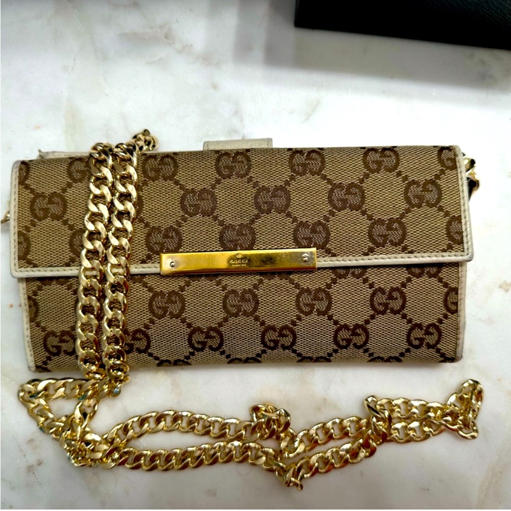 Gucci Creme Signature GG  Canvas Crossbody WOC